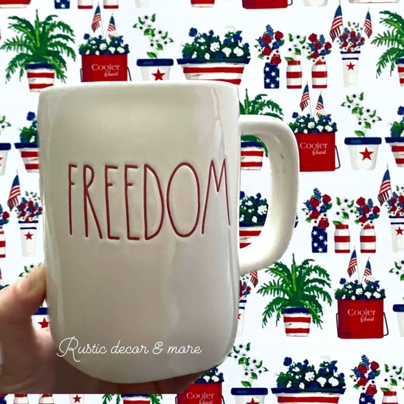 ❤️🤍💙 Rae Dunn Freedom Mug - Picture 1 of 3